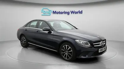 Used Mercedes C220 SE 194 HP (142 kW) 2019 Blue Sedan
