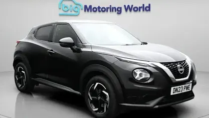 Second-hand Nissan Juke N-Connecta 114 CP (83 kW) 2023 Negru SUV