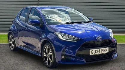 Used Toyota Yaris Design 116 HP (85 kW) 2024 Blue Hatchback