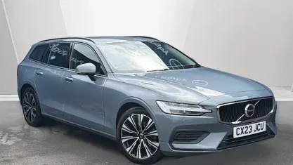 Używany Volvo V60 Core 163 KM (119 kW) 2022 Kombi