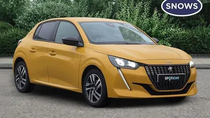 Used Peugeot 208 Active+ 75 HP (55 kW) 2023 Yellow Hatchback
