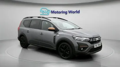 Used Dacia Jogger Extreme 141 HP (103 kW) 2024 Grey MPV