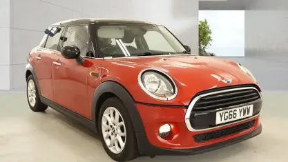 Used Mini Cooper Hatch 136 HP (100 kW) 2016 Red Hatchback