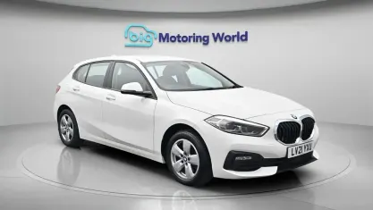 Used BMW 118 136 HP (100 kW) 2021 White Hatchback