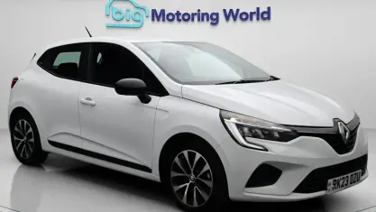 Used Renault Clio Evolution 145 HP (106 kW) 2023 White Hatchback