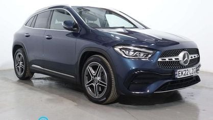Usado Mercedes GLA180 AMG Line Premium 136 HP (100 kW) 2022 Azul SUV