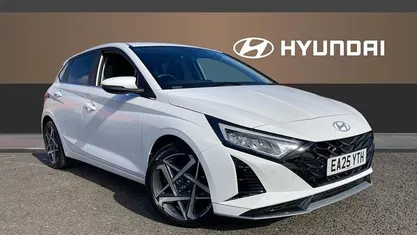 Used Hyundai i20 Premium 101 HP (74 kW) 2025 White Hatchback