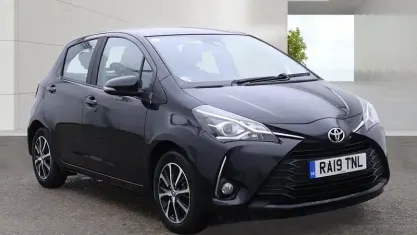 Used Toyota Yaris 111 HP (81 kW) 2019 Black Hatchback