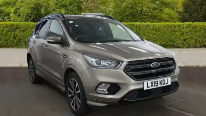 Second-hand Ford Kuga ST-Line 182 CP (133 kW) 2019 Argintiu SUV