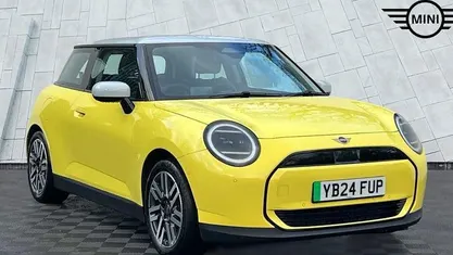 Used 2024 Mini Cooper Hatch Hatchback | £21,691 (Good price)