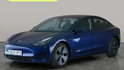 Używany Tesla Model 3 RWD 208 kW (283 KM) 2023 Niebieski Sedan/Limuzyna