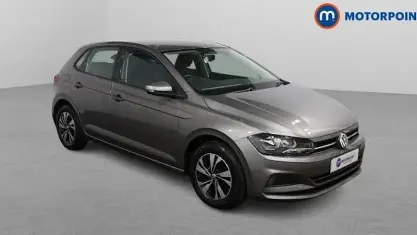 Usado VW Polo SE 95 HP (69 kW) 2019 Cinzento Citadino