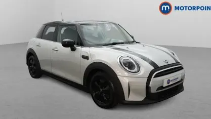 Begagnad Mini Cooper Classic 136 HK (100 kW) 2022 Silver Halvkombi