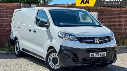 Used Vauxhall Vivaro S 101 HP (74 kW) 2023 White MPV