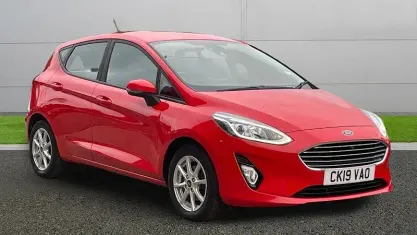 Used Ford Fiesta Zetec 101 HP (74 kW) 2019 Red Hatchback
