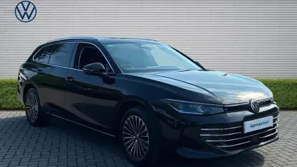 Used VW Passat Elegance 150 HP (110 kW) 2025 Estate