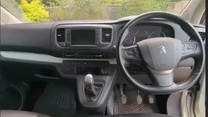 Usado Peugeot Traveller Allure 150 HP (110 kW) 2019 Monovolume
