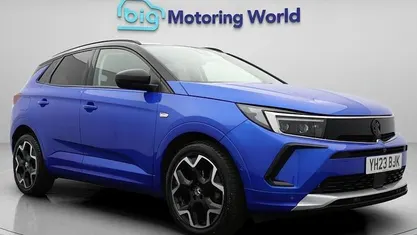Second-hand Vauxhall Grandland X Ultimate 131 CP (96 kW) 2023 Albastru SUV