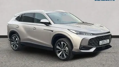 Used MG HS Trophy 169 HP (124 kW) 2024 Metallic  sterling silver SUV