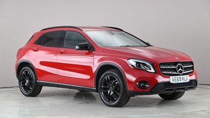 Usado Mercedes GLA180 Urban 122 HP (89 kW) 2020 Vermelho SUV
