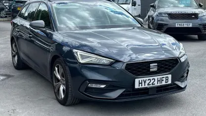 Usado Seat Leon FR 150 HP (110 kW) 2022 Cinzento Carrinha