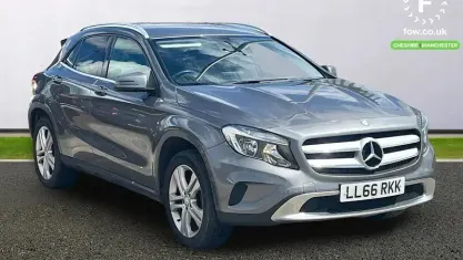 Usado Mercedes GLA200 136 HP (100 kW) 2016 Cinzento SUV