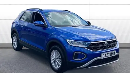 Used VW T-Roc Life 150 HP (110 kW) 2023 Blue SUV