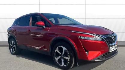 Begagnad Nissan Qashqai N-Connecta 190 HK (139 kW) 2023 Röd SUV