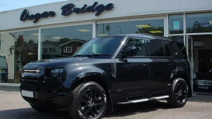 Used Land Rover Defender 249 HP (183 kW) 2023 SUV
