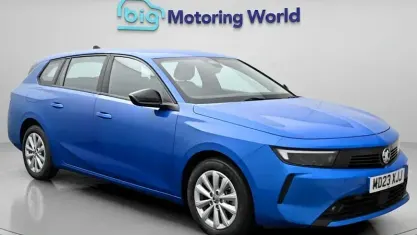 Used Vauxhall Astra Design Edition 131 HP (96 kW) 2023 Blue Estate