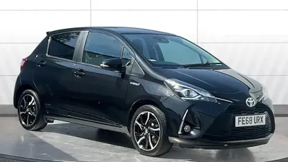 Used Toyota Yaris Design 101 HP (74 kW) 2018 Black Hatchback