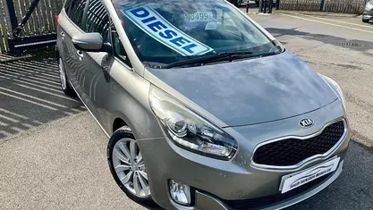 Silver Used 2015 Kia Carens MPV | £5,990 (Fair price)