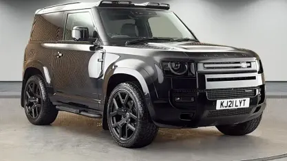 Used Land Rover Defender SE Dynamic 249 HP (183 kW) 2025 SUV