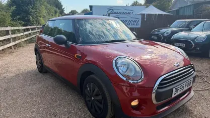 Used Mini ONE Hatch 102 HP (75 kW) 2015 Red Hatchback