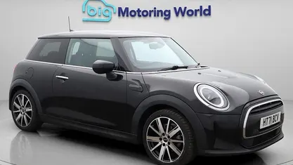Used Mini Cooper Classic 136 HP (100 kW) 2021 Black Hatchback