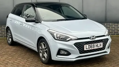 Used Hyundai i20 84 HP (61 kW) 2019 Blue Hatchback