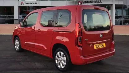 Używany Vauxhall Combo 110 KM (80 kW) 2019 Czerwony Minivan