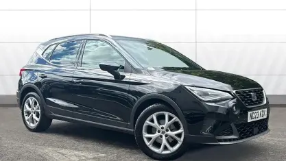 Używany Seat Arona FR 110 KM (80 kW) 2023 Czarny SUV