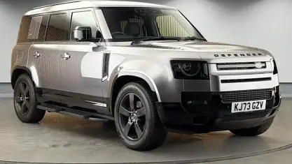 Used Land Rover Defender SE Dynamic 250 HP (183 kW) 2024 Eiger grey SUV