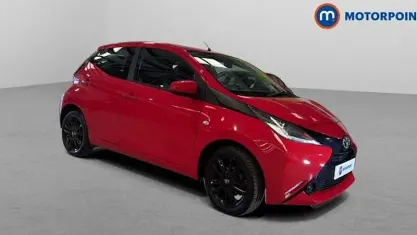 Used Toyota Aygo X-play 69 HP (50 kW) 2018 Red Hatchback