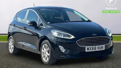 Usado Ford Fiesta Zetec 86 HP (63 kW) 2018 Preto Citadino