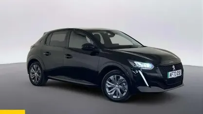 Używany Peugeot e-208 Active+ 100 kW (136 KM) 2023 Czarny Hatchback