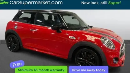 Usado Mini Cooper S Comfort 192 HP (141 kW) 2020 Vermelho Citadino