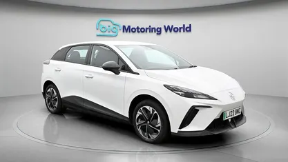 Used MG MG4 EV SE 319 kW (435 HP) 2023 White Hatchback