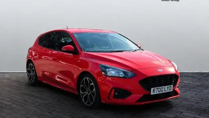 Used Ford Focus ST-Line X 120 HP (88 kW) 2019 Red Hatchback