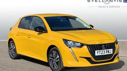 Used Peugeot 208 Allure+ 102 HP (75 kW) 2023 Yellow Hatchback