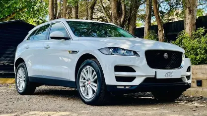 Used Jaguar F-Pace Portfolio 300 HP (220 kW) 2019 White SUV