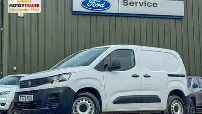 Used Peugeot Partner Premium 131 HP (96 kW) 2023 White MPV