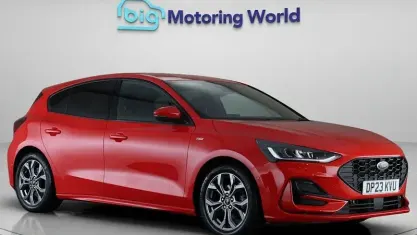 Used Ford Focus ST-Line 125 HP (91 kW) 2023 Red Hatchback