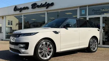 Käytetty Land Rover Range Rover Sport SE Dynamic 300 HP (220 kW) 2026 Katumaasturi